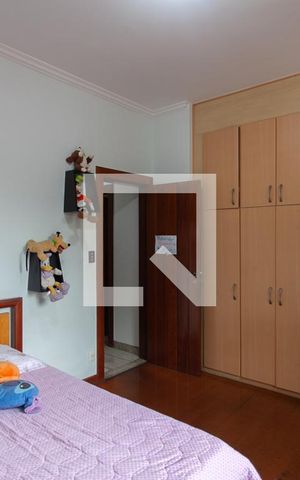 Casa à venda com 450m², 4 quartos e 4 vagas Casa à venda com 450m², 4 quartos e 4 vagasQuarto 1