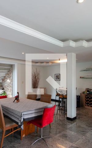 Casa à venda com 450m², 4 quartos e 4 vagas Casa à venda com 450m², 4 quartos e 4 vagasSala 3