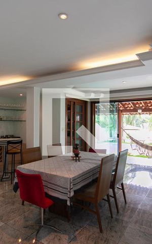 Casa à venda com 450m², 4 quartos e 4 vagas Casa à venda com 450m², 4 quartos e 4 vagasSala 3