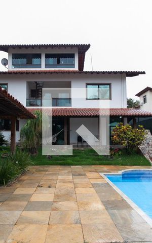 Casa à venda com 450m², 4 quartos e 4 vagas Casa à venda com 450m², 4 quartos e 4 vagasPiscina