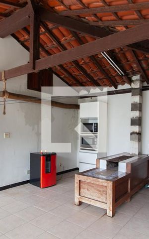 Casa à venda com 450m², 4 quartos e 4 vagas Casa à venda com 450m², 4 quartos e 4 vagasEspaço Gourmet