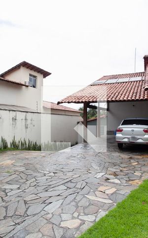 Casa à venda com 450m², 4 quartos e 4 vagas Casa à venda com 450m², 4 quartos e 4 vagasGaragem