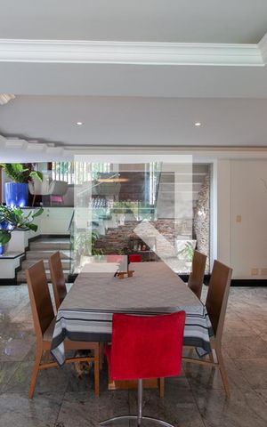 Casa à venda com 450m², 4 quartos e 4 vagas Casa à venda com 450m², 4 quartos e 4 vagasSala 3