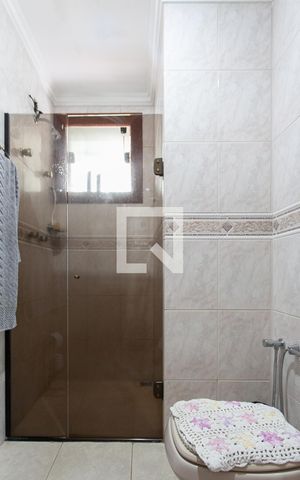 Casa à venda com 450m², 4 quartos e 4 vagas Casa à venda com 450m², 4 quartos e 4 vagasBanheiro Social