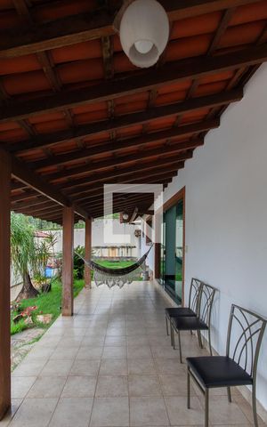 Casa à venda com 450m², 4 quartos e 4 vagas Casa à venda com 450m², 4 quartos e 4 vagasÁrea Externa