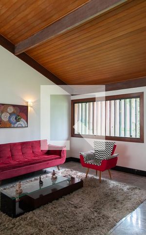 Casa à venda com 450m², 4 quartos e 4 vagas Casa à venda com 450m², 4 quartos e 4 vagasSala 1