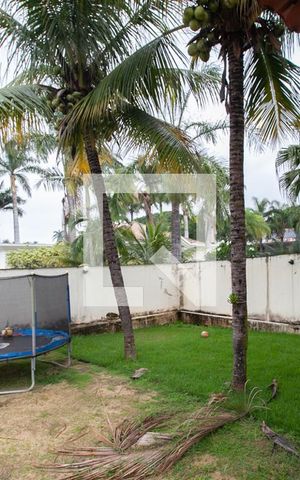Casa à venda com 450m², 4 quartos e 4 vagas Casa à venda com 450m², 4 quartos e 4 vagasQuintal