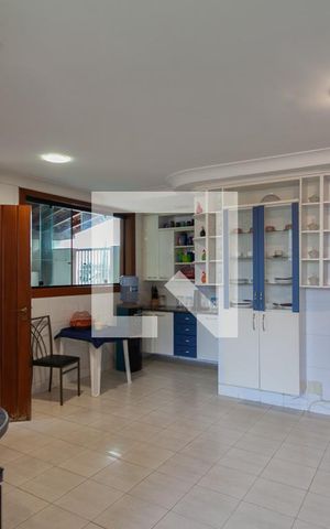 Casa à venda com 450m², 4 quartos e 4 vagas Casa à venda com 450m², 4 quartos e 4 vagasCozinha