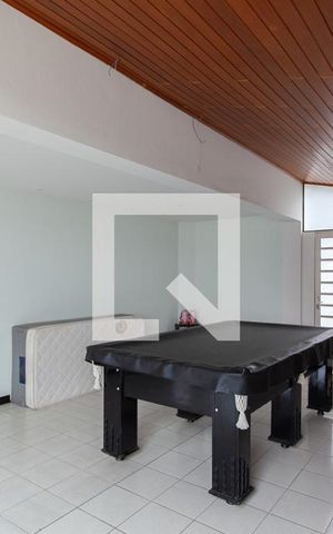 Casa à venda com 450m², 4 quartos e 4 vagas Casa à venda com 450m², 4 quartos e 4 vagasEspaço de Jogos