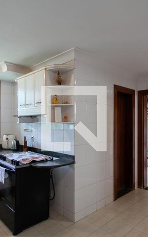 Casa à venda com 450m², 4 quartos e 4 vagas Casa à venda com 450m², 4 quartos e 4 vagasCozinha