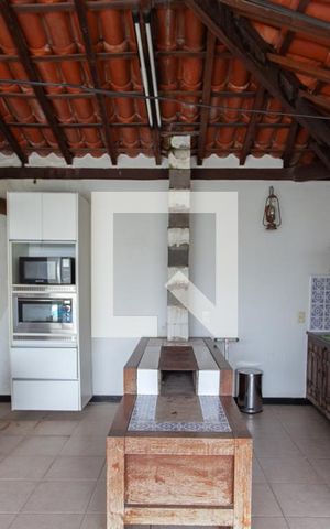 Casa à venda com 450m², 4 quartos e 4 vagas Casa à venda com 450m², 4 quartos e 4 vagasEspaço Gourmet