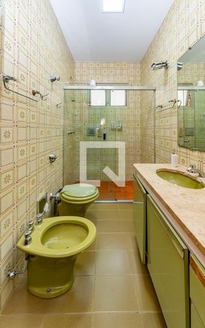 Casa à venda com 450m², 4 quartos e 3 vagas Casa à venda com 450m², 4 quartos e 3 vagasBanheiro Social 1