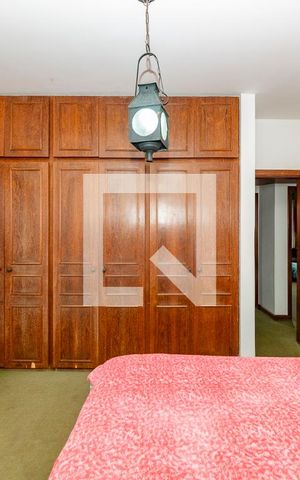 Casa à venda com 450m², 4 quartos e 3 vagas Casa à venda com 450m², 4 quartos e 3 vagasQuarto 2