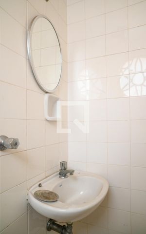Casa à venda com 210m², 3 quartos e 2 vagas Casa à venda com 210m², 3 quartos e 2 vagasBanheiro de Serviço