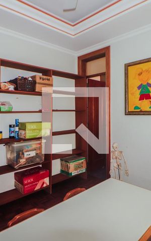 Casa para alugar com 360m², 5 quartos e 6 vagas Casa para alugar com 360m², 5 quartos e 6 vagasSuíte 2