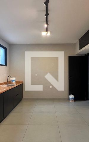 Casa à venda com 520m², 5 quartos e 6 vagas Casa à venda com 520m², 5 quartos e 6 vagasCozinha