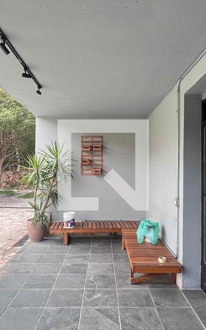 Casa à venda com 520m², 5 quartos e 6 vagas Casa à venda com 520m², 5 quartos e 6 vagasVaranda