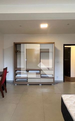 Casa à venda com 520m², 5 quartos e 6 vagas Casa à venda com 520m², 5 quartos e 6 vagasQuarto 3