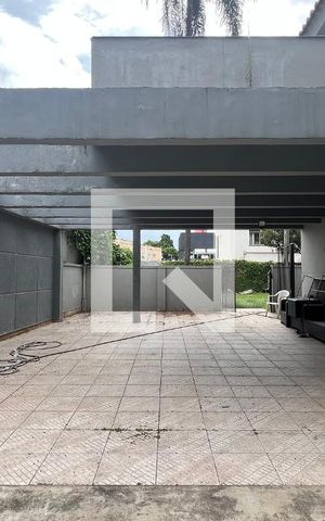 Casa à venda com 520m², 5 quartos e 6 vagas Casa à venda com 520m², 5 quartos e 6 vagasGaragem