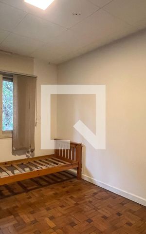 Casa à venda com 520m², 5 quartos e 6 vagas Casa à venda com 520m², 5 quartos e 6 vagasQuarto 2