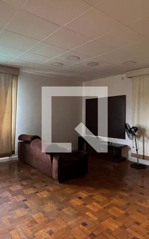 Casa à venda com 520m², 5 quartos e 6 vagas Casa à venda com 520m², 5 quartos e 6 vagasQuarto 1