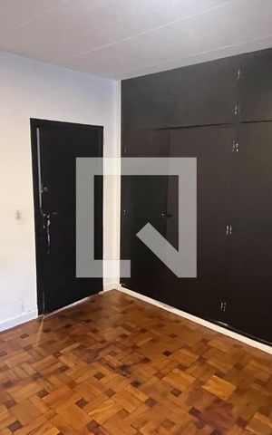 Casa à venda com 520m², 5 quartos e 6 vagas Casa à venda com 520m², 5 quartos e 6 vagasQuarto 2