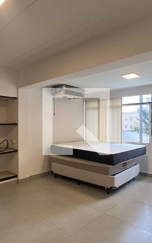 Casa à venda com 520m², 5 quartos e 6 vagas Casa à venda com 520m², 5 quartos e 6 vagasQuarto 3