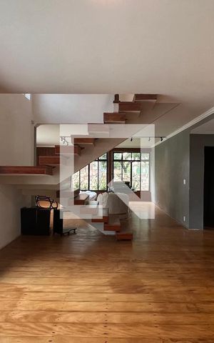 Casa à venda com 520m², 5 quartos e 6 vagas Casa à venda com 520m², 5 quartos e 6 vagasSala de Jantar