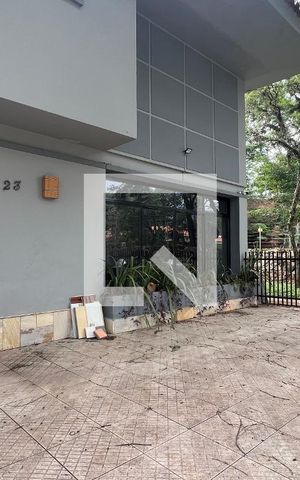 Casa à venda com 520m², 5 quartos e 6 vagas Casa à venda com 520m², 5 quartos e 6 vagasEntrada