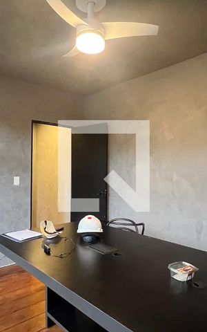 Casa à venda com 520m², 5 quartos e 6 vagas Casa à venda com 520m², 5 quartos e 6 vagasEscritório