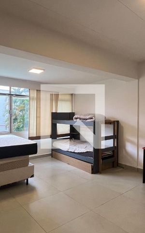 Casa à venda com 520m², 5 quartos e 6 vagas Casa à venda com 520m², 5 quartos e 6 vagasQuarto 3