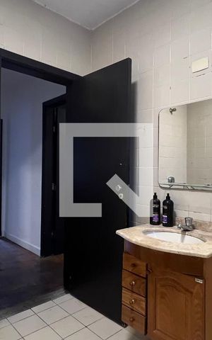 Casa à venda com 520m², 5 quartos e 6 vagas Casa à venda com 520m², 5 quartos e 6 vagasBanheiro 1