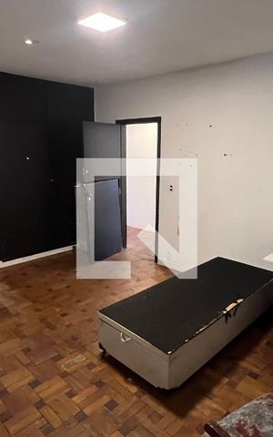Casa à venda com 520m², 5 quartos e 6 vagas Casa à venda com 520m², 5 quartos e 6 vagasSuite