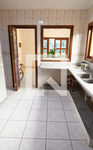 Casa à venda com 300m², 3 quartos e 3 vagasCozinha