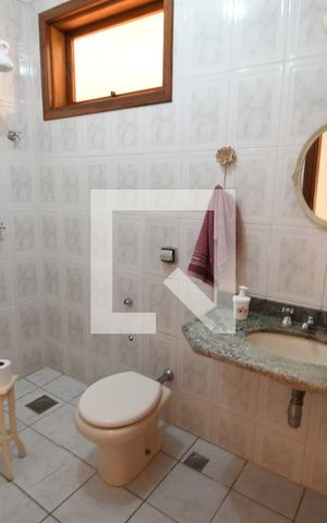 Casa à venda com 300m², 3 quartos e 3 vagasBanheiro 2