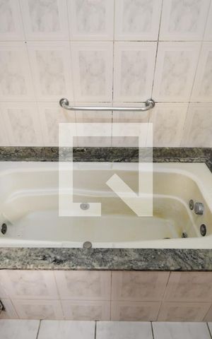 Casa à venda com 300m², 3 quartos e 3 vagasBanheiro da Suíte