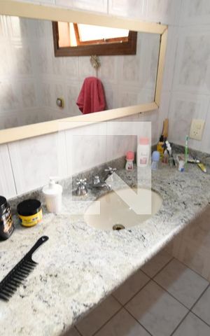 Casa à venda com 300m², 3 quartos e 3 vagasBanheiro da Suíte