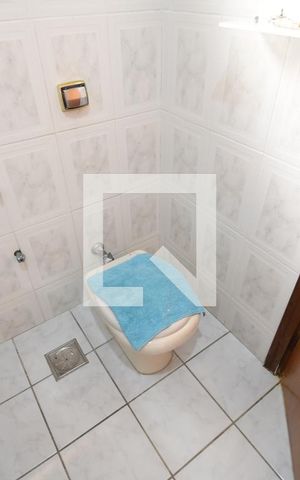 Casa à venda com 300m², 3 quartos e 3 vagasBanheiro da Suíte