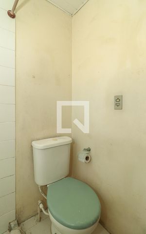 Apartamento à venda com 38m², 2 quartos e 1 vaga Apartamento à venda com 38m², 2 quartos e 1 vagaBanheiro