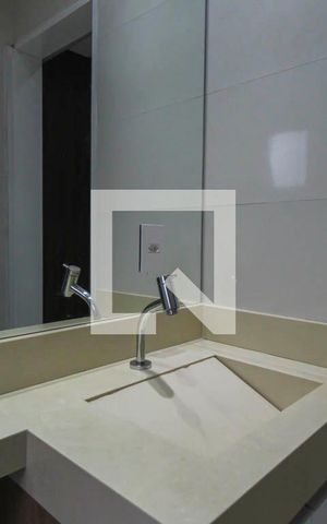 Apartamento à venda com 70m², 2 quartos e 1 vaga Apartamento à venda com 70m², 2 quartos e 1 vagaBanheiro