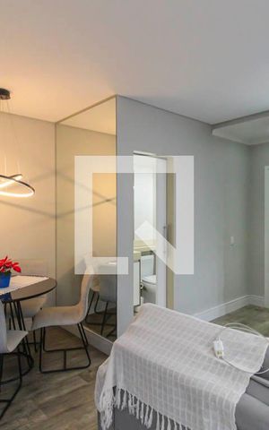 Apartamento à venda com 70m², 2 quartos e 1 vaga Apartamento à venda com 70m², 2 quartos e 1 vagaSala