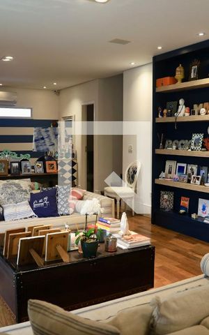 Casa para alugar com 450m², 3 quartos e 2 vagas Casa para alugar com 450m², 3 quartos e 2 vagasSala
