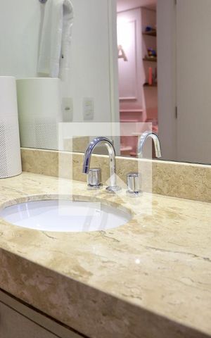 Casa para alugar com 450m², 3 quartos e 2 vagas Casa para alugar com 450m², 3 quartos e 2 vagasBanheiro da Suíte 2