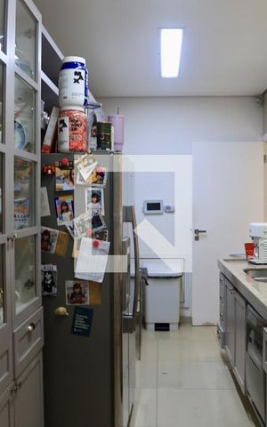 Casa para alugar com 450m², 3 quartos e 2 vagas Casa para alugar com 450m², 3 quartos e 2 vagasCozinha