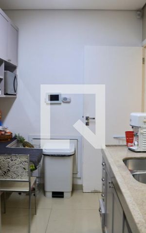 Casa para alugar com 450m², 3 quartos e 2 vagas Casa para alugar com 450m², 3 quartos e 2 vagasCozinha