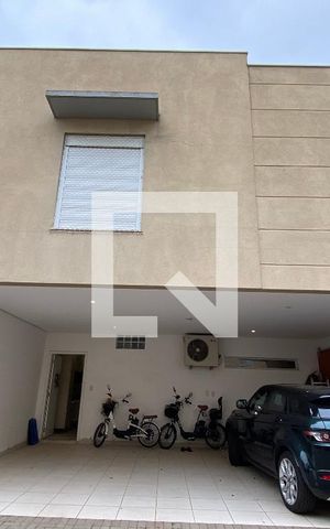 Casa para alugar com 450m², 3 quartos e 2 vagas Casa para alugar com 450m², 3 quartos e 2 vagasFachada