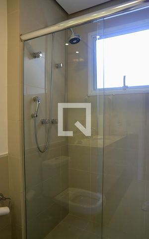 Casa para alugar com 450m², 3 quartos e 2 vagas Casa para alugar com 450m², 3 quartos e 2 vagasBanheiro da Suíte 2