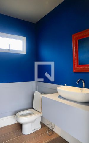Casa para alugar com 450m², 3 quartos e 2 vagas Casa para alugar com 450m², 3 quartos e 2 vagasSalão de jogos (Lavabo)