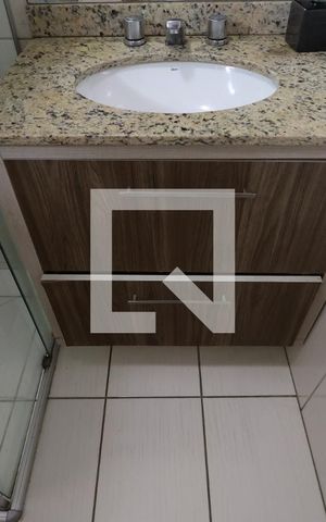 Casa à venda com 170m², 3 quartos e 2 vagasBanheiro