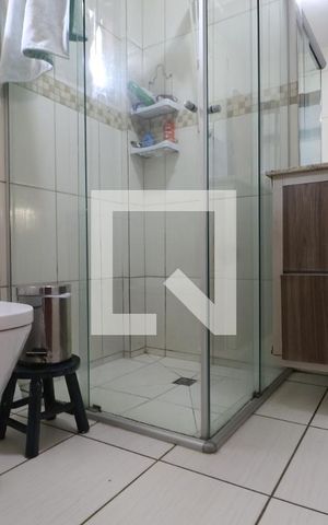 Casa à venda com 170m², 3 quartos e 2 vagasBanheiro